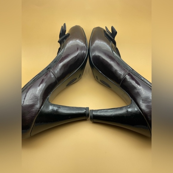 Sofft Women's Sz 9.5M Purple Patent Leather Peep Toe Heels Black Bows, Preowned - Picture 7 of 14